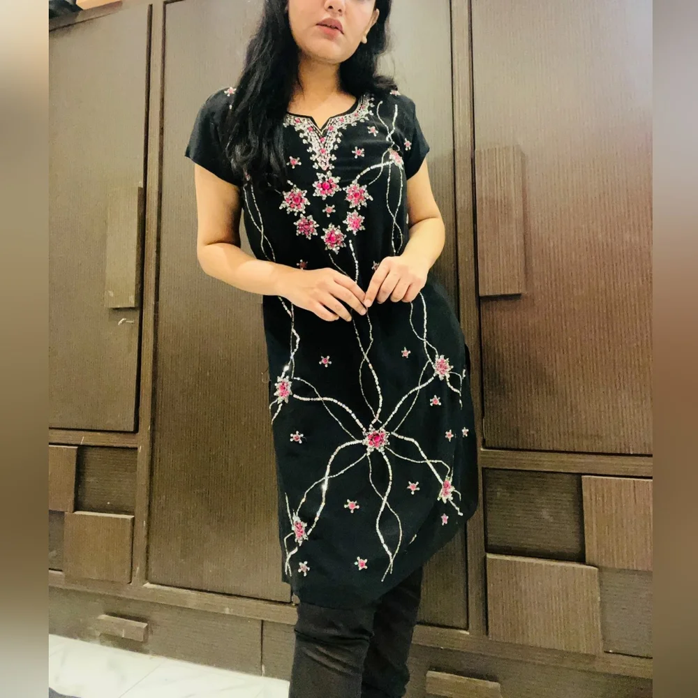 Black heavy work chudidar suit set - Picture 5 of 7
